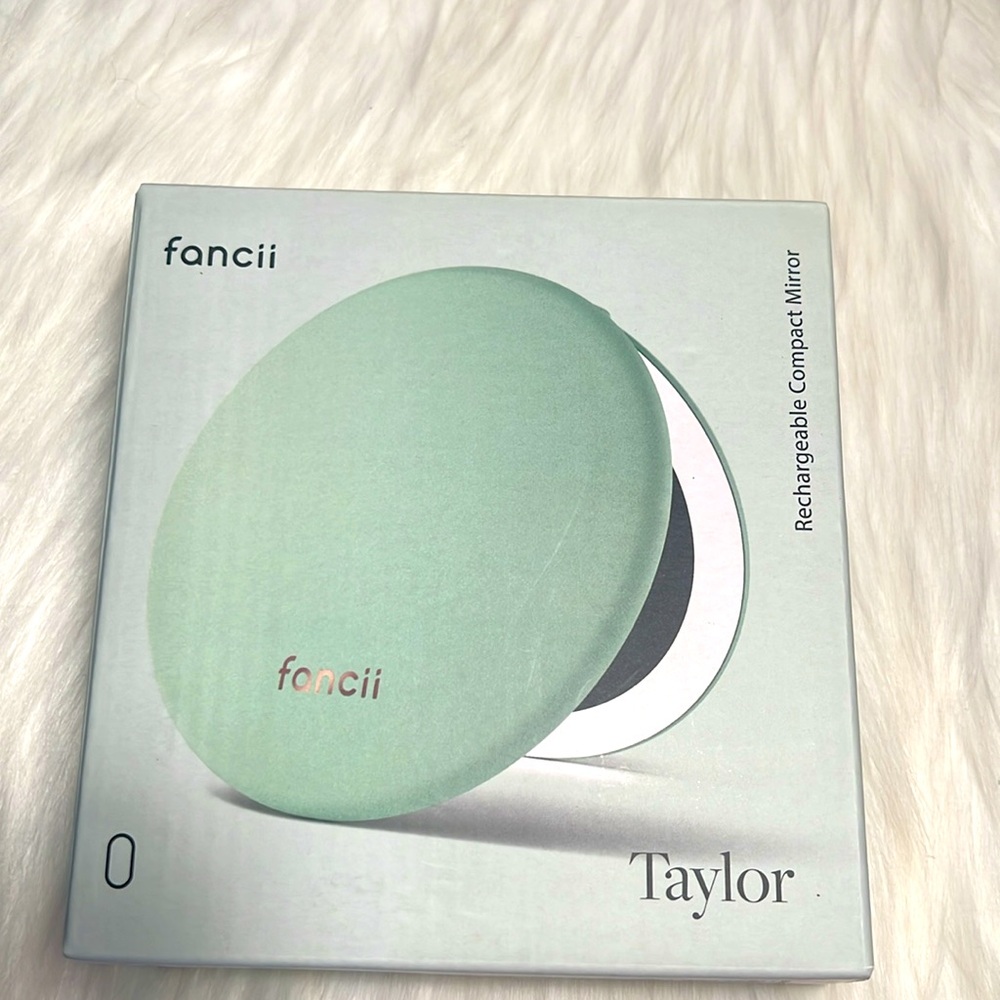 🔥 LED COMPACT MIRROR - Picture 7 of 15